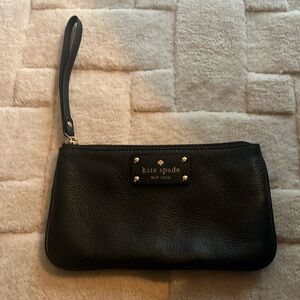 Women’s wristlet